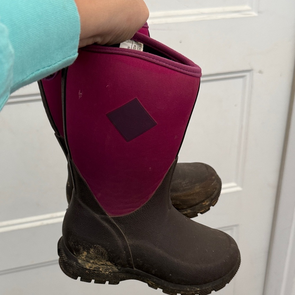 Children's Two-Tone Waterproof Muck Boots - Berry Pink & Brown